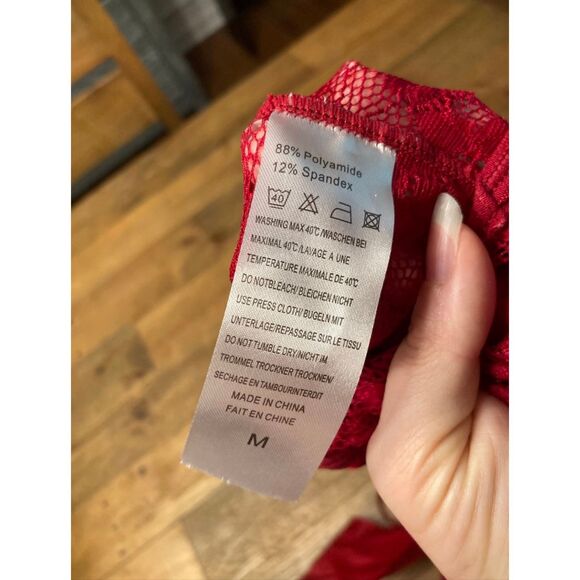 Lingerie Medium red bow crotch less lace sexy bodysuit - Picture 8 of 8